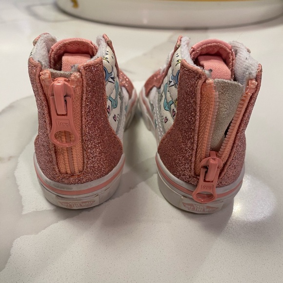 Vans || Toddlers Sk8 Hi Zip, (Shark Party) Pink Icing/True White - Picture 7 of 8